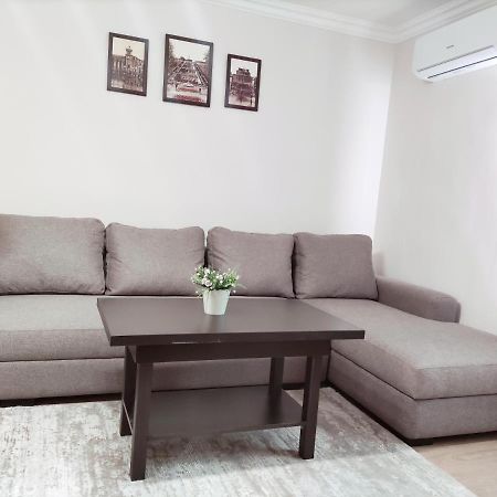 Renovated 1 Bedroom With King Size Bed In Kentron Erévan Extérieur photo