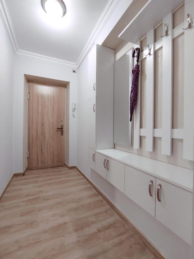 Renovated 1 Bedroom With King Size Bed In Kentron Erévan Extérieur photo