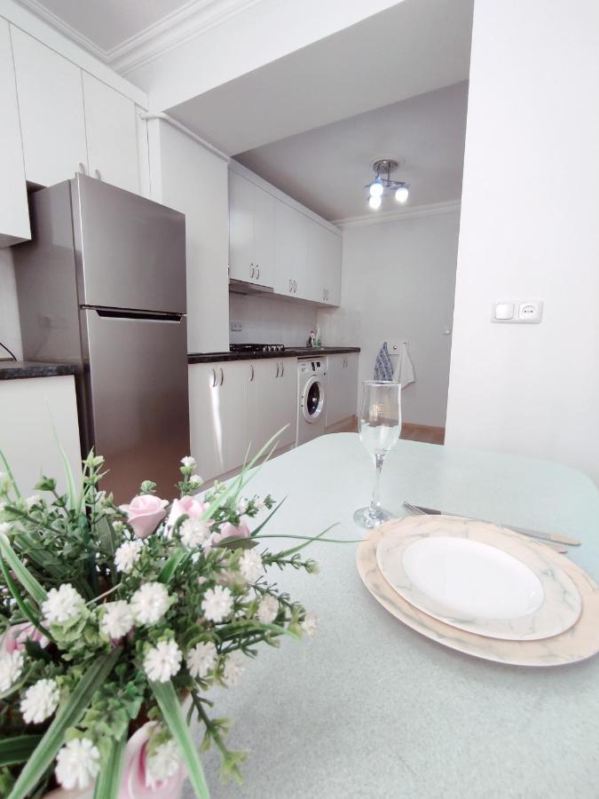 Renovated 1 Bedroom With King Size Bed In Kentron Erévan Extérieur photo