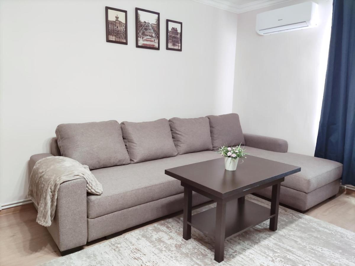 Renovated 1 Bedroom With King Size Bed In Kentron Erévan Extérieur photo